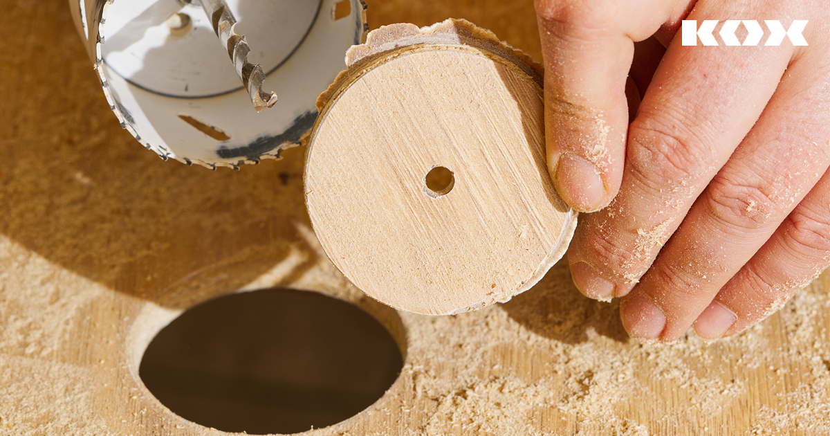 Einflugloch Vogelhaus bohren